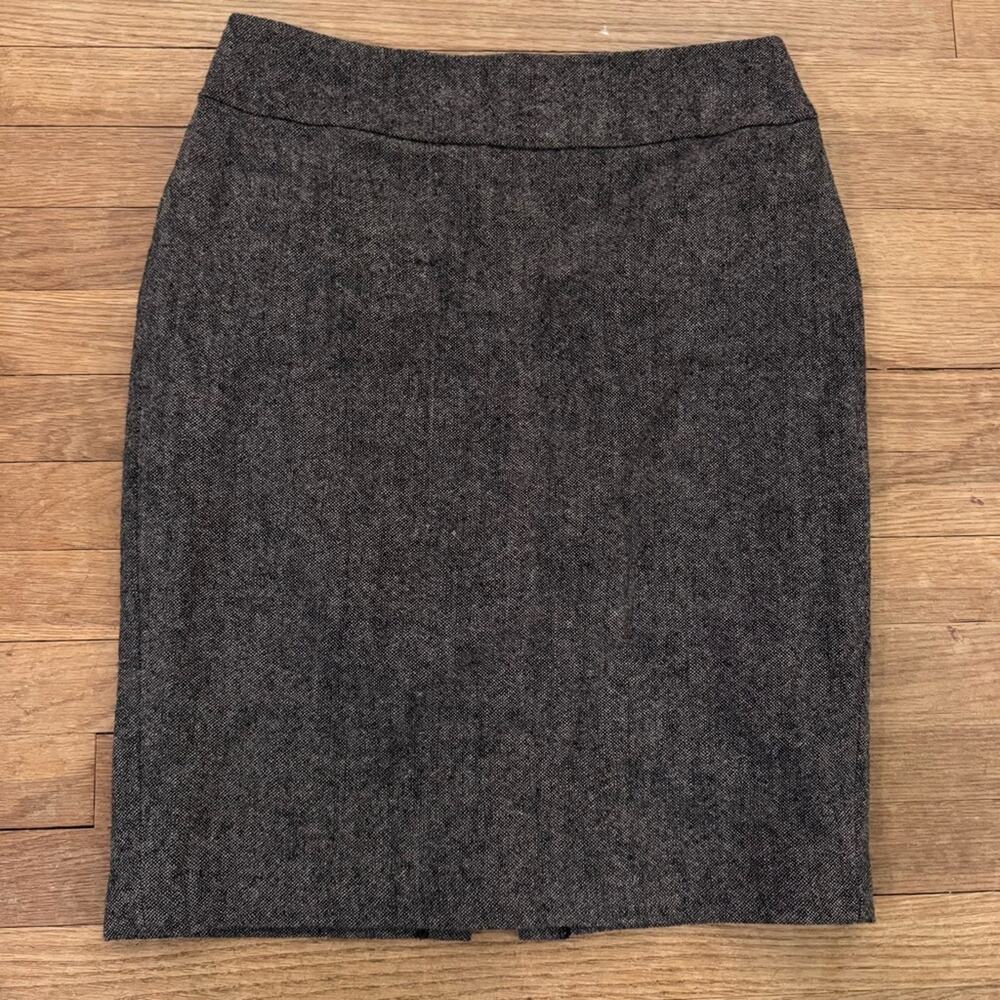 Cabi women's wool blend charcoal knee length pencil skirt size 6
 b76